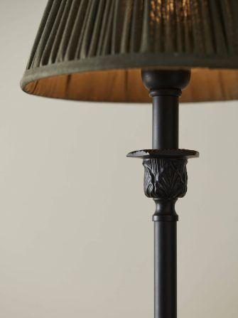 Czarna stołowa lampa z metalu Florita